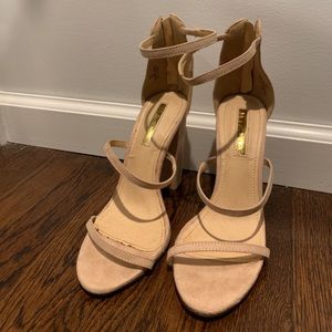 Liliana nude block heel